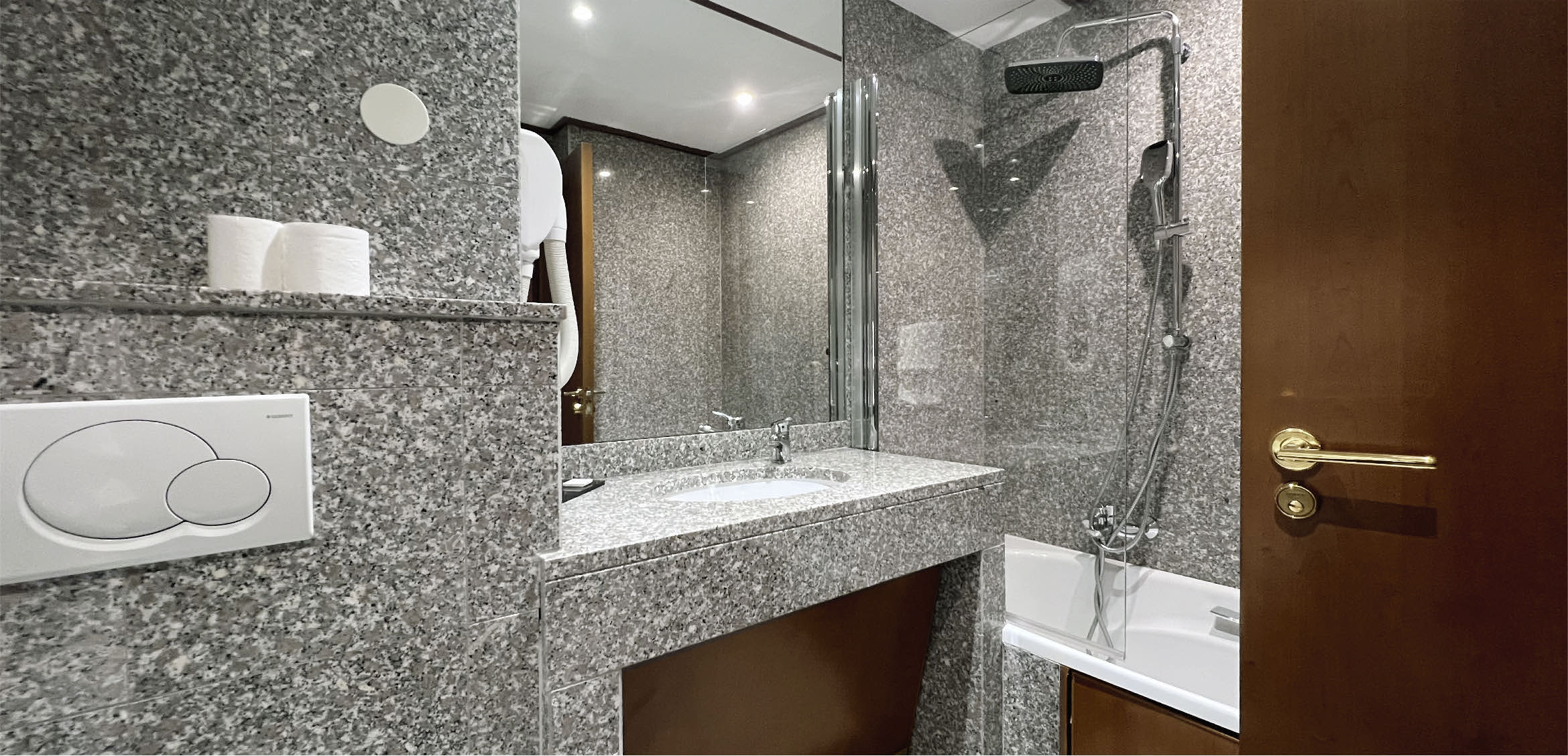 Suite 1 – Photo 3